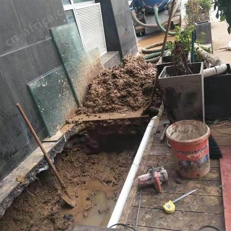 义乌拆墙挖污水池做隔油池 义乌挖水沟挖污水水管道电话