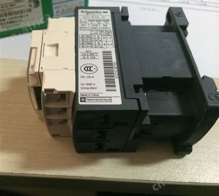 SCHNEIDER 接触器 LC1D12M7C