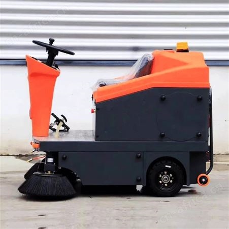 小型驾驶电动扫地机 圣美伦SML-1200 清扫车 扫地、洒水、吸尘轻松解决大面积清扫难题